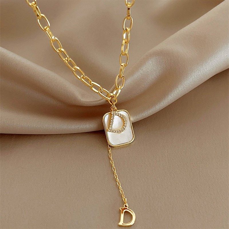轻奢小众设计D字母l毛衣链女2022年新款高级感网红锁骨链短款项链