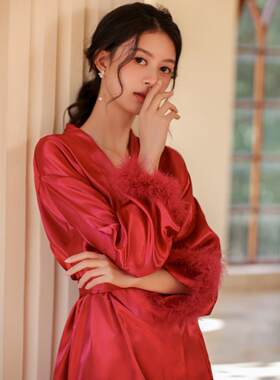 新娘婚纱礼服女羽绒睡衣婚礼化妆伴娘团婚礼和服姐妹服浴袍