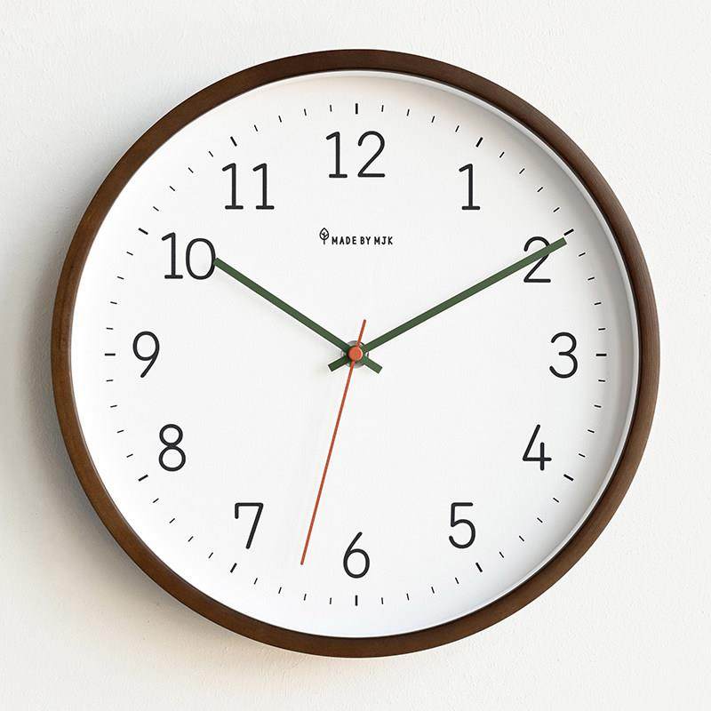 MJK简约现代钟表日式实木挂钟客厅2024新款家用时尚静音时钟挂墙