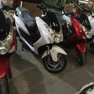 狮王鹰王踏板150摩托车燃油踏板车男女款 全新国标整车 式