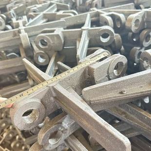 热力输送刮渣机厂 优惠耐磨链条铸钢十字刮板除渣机重型框链刮板