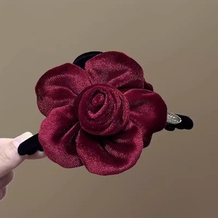 黑色玫瑰花朵发夹女秋冬新款 高级感丝绒抓夹后脑勺盘发鲨鱼夹发饰