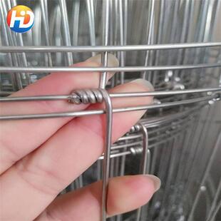 安平豪迪铁丝网围栏机拧编织草原网机网面平整，网眼均匀