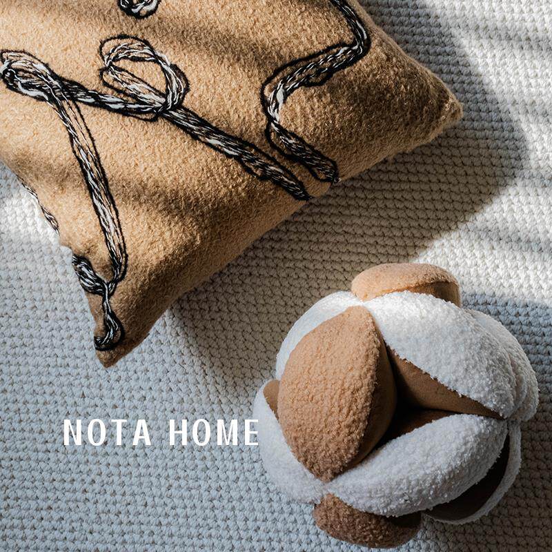 中古风抱枕套棕色线条抱枕毛绒方枕客厅沙发靠枕酒店软装抱枕枕芯