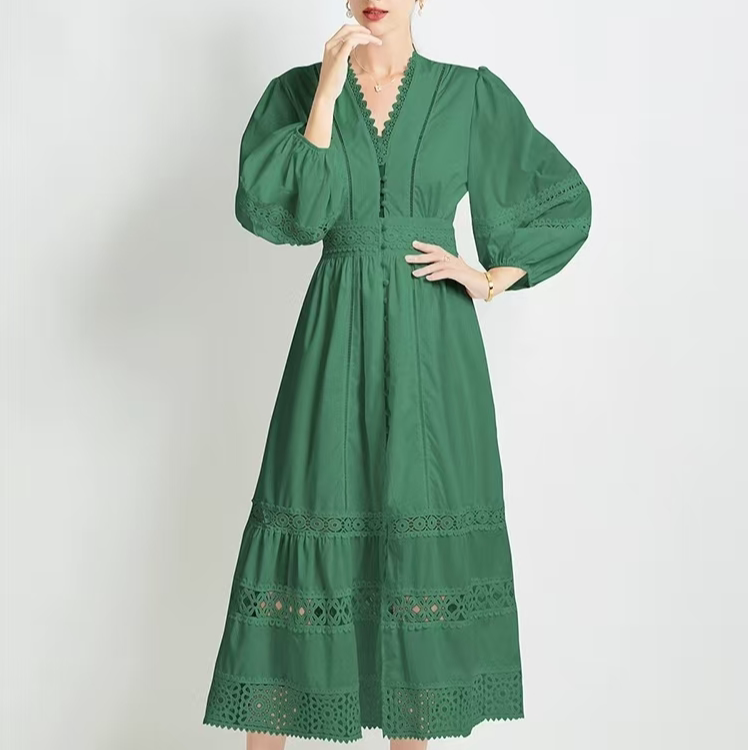 欧美风拼接蕾丝镂空灯笼长袖设计感收腰中长款连衣裙E0211