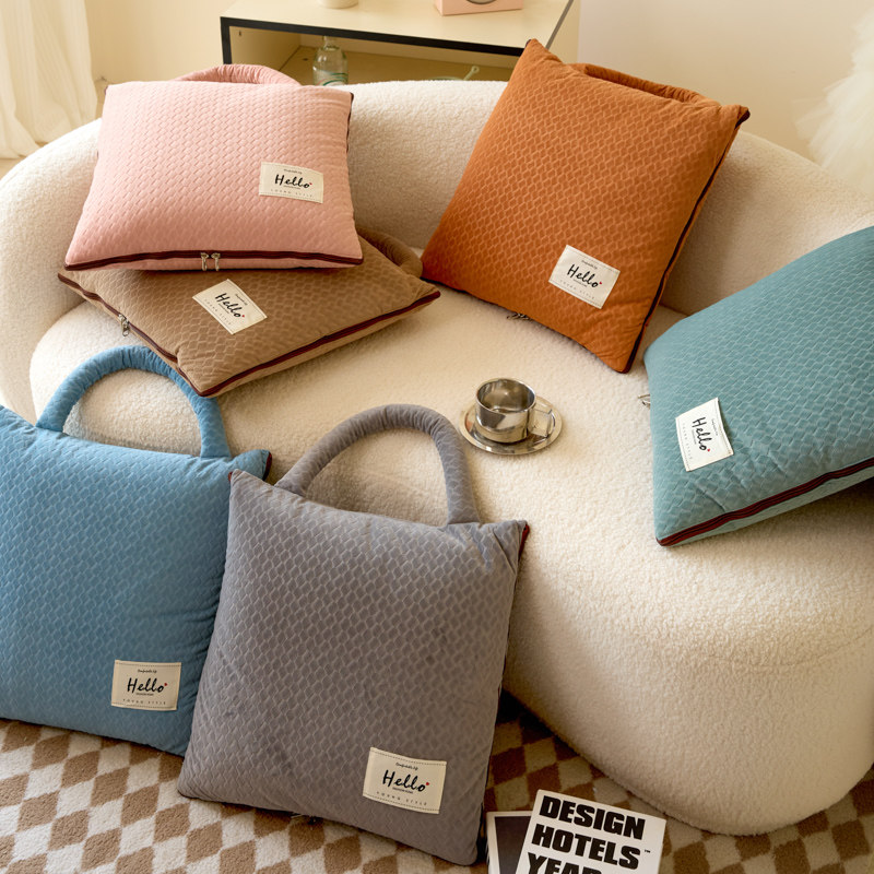 加厚毛绒两用抱枕被纯色汽车靠垫便携手提式办公室午睡可折叠毛毯