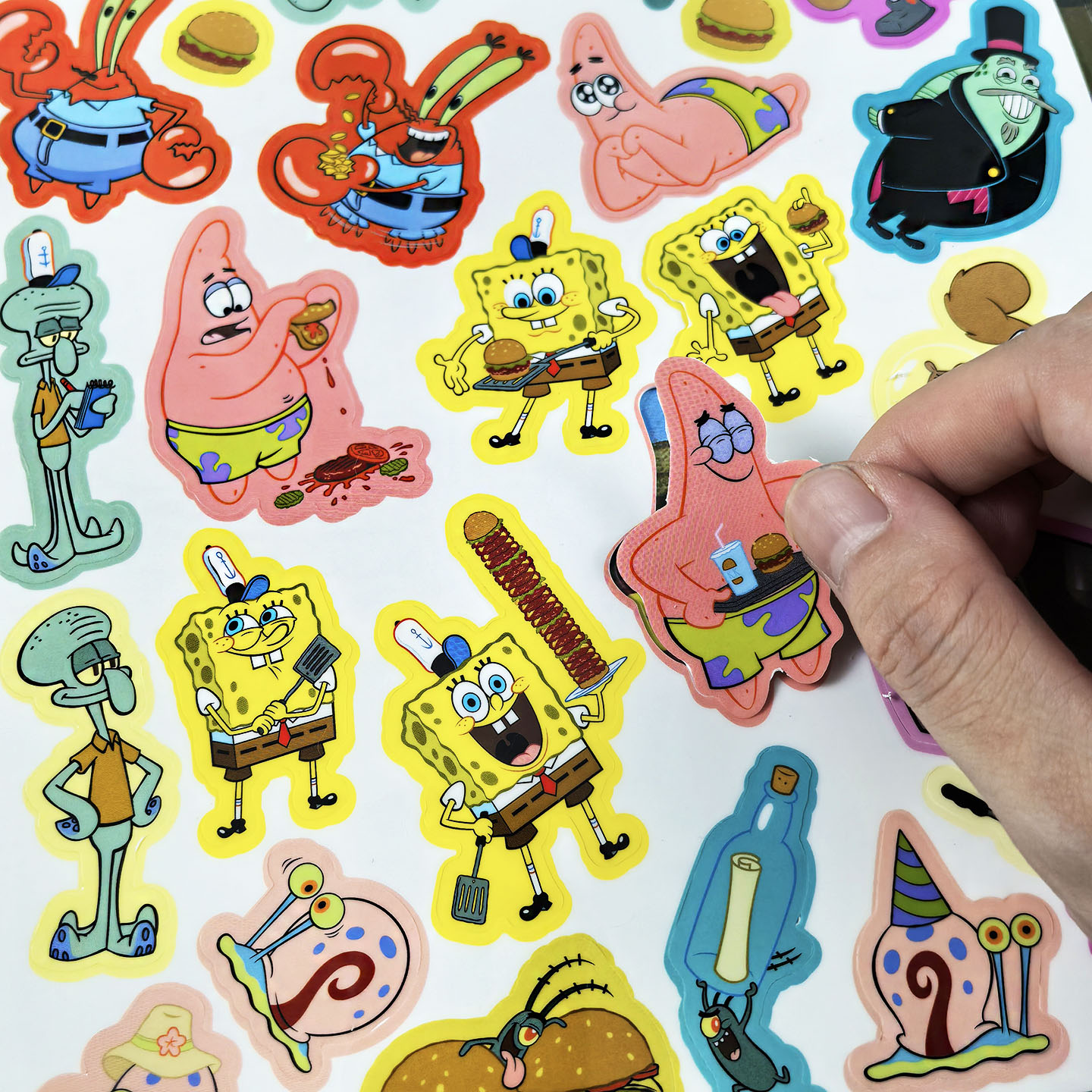 海绵宝宝果冻贴纸书派大星儿童贴贴画0到3到6岁2女孩宝宝益智玩具