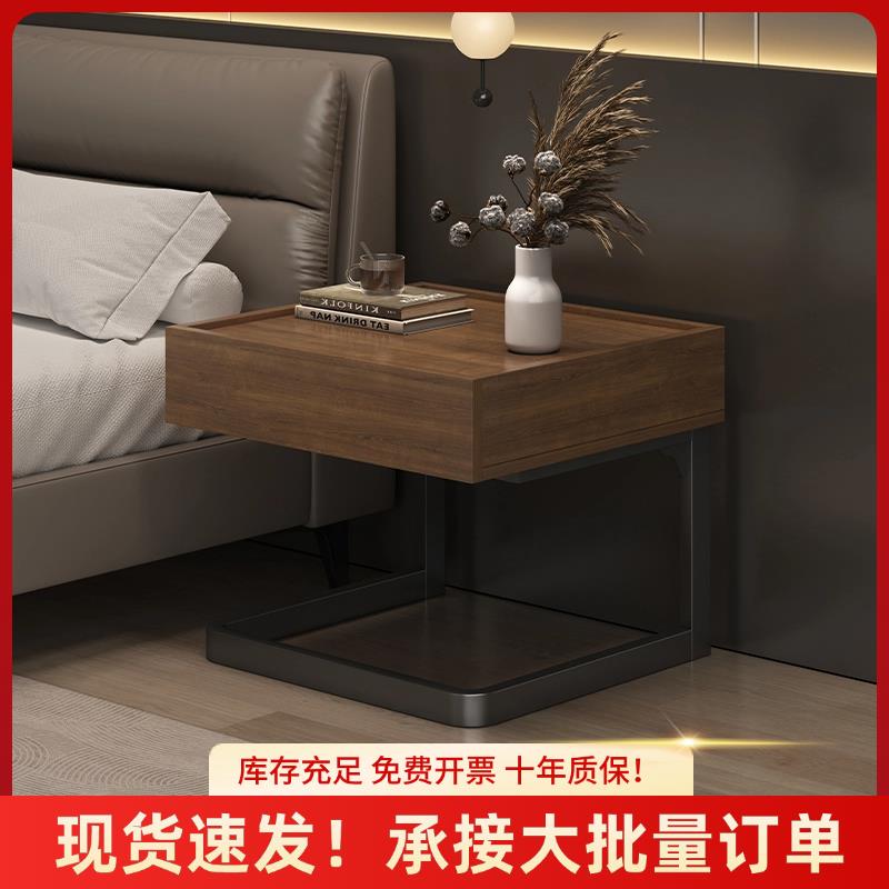 悬浮床头柜2025新款简约现代床边柜酒店轻奢高级感实木床头置物架