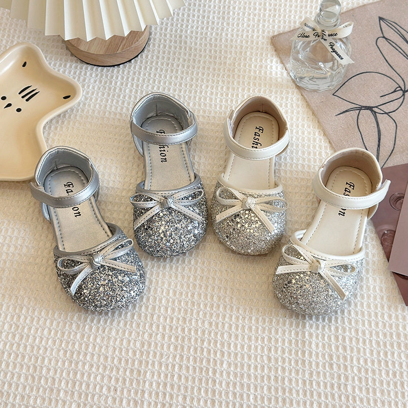 2026春夏新款女童软底时尚凉鞋儿童公主鞋包头水钻凉鞋亮钻宝宝鞋