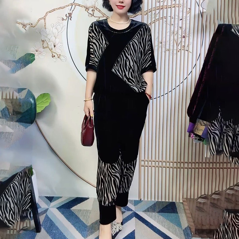 秋装新款妈妈装时尚丝绒烫钻蝙蝠袖小衫中老年休闲大码显瘦套装女