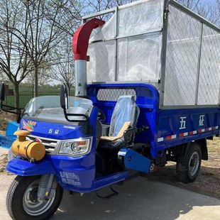 玉米桿粉碎運(yùn)輸車 農(nóng)牧場移動(dòng)式 鍘草車 三輪式 32馬力可自卸粉碎機(jī)