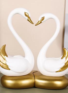 情侣天鹅摆件结婚礼物高级实用家居客厅电视柜酒柜玄关装饰品礼盒