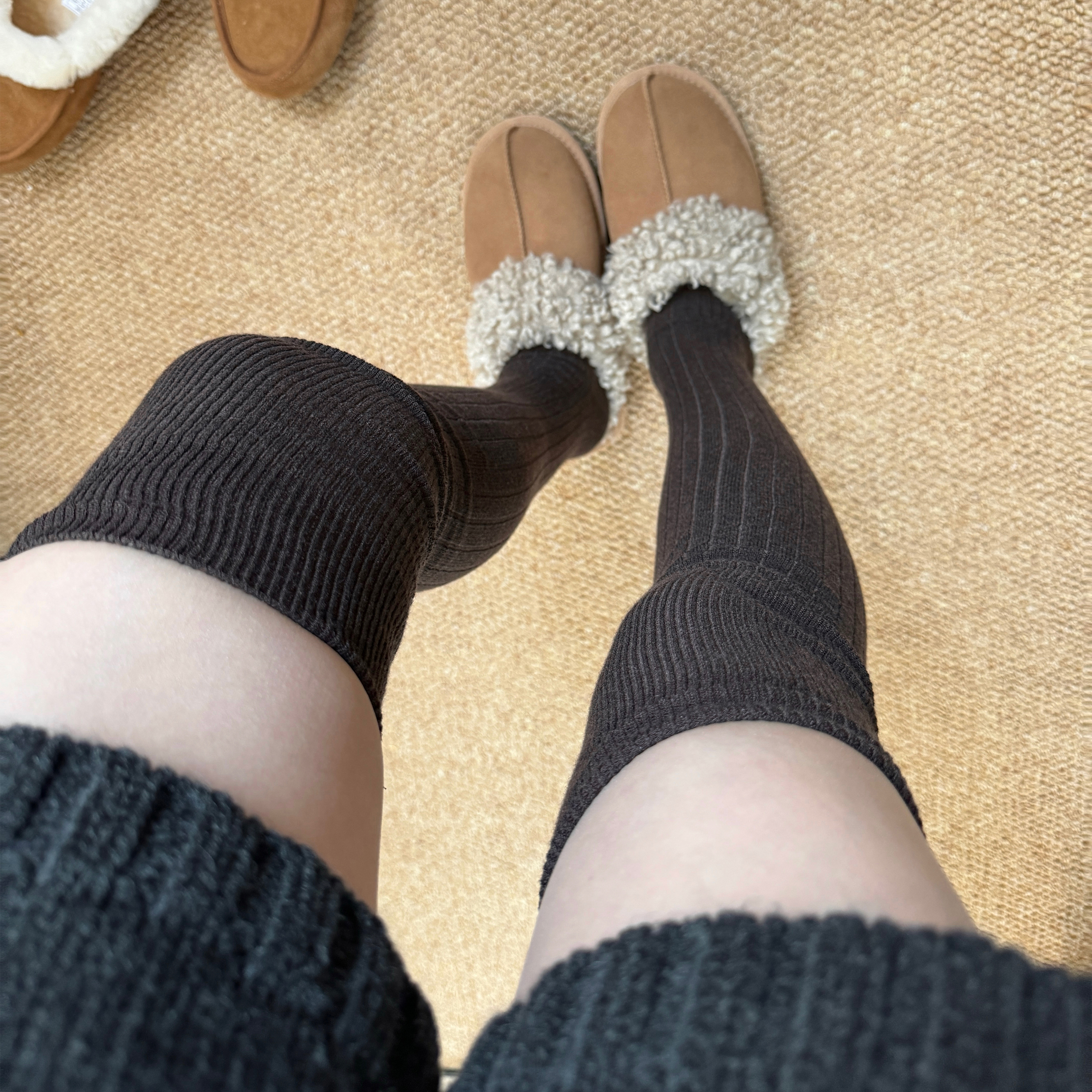 咖色羊毛桑蚕丝过膝袜子女秋冬学院风长筒袜微压日系jk显瘦高筒袜