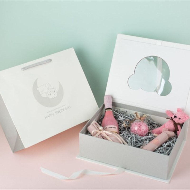 礼品盒儿童大号生日礼物盒子宝宝周岁衣服包装盒婴儿满月礼盒空盒