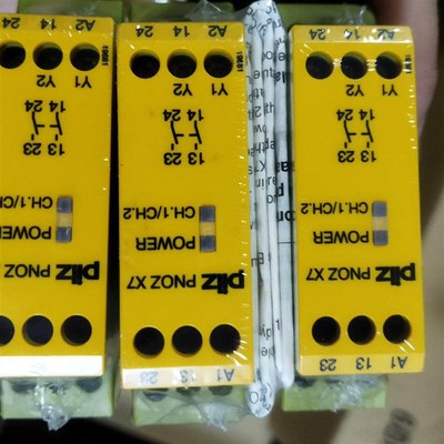 PILZ安全继电器PNOZ X7 774059序列号有3个2