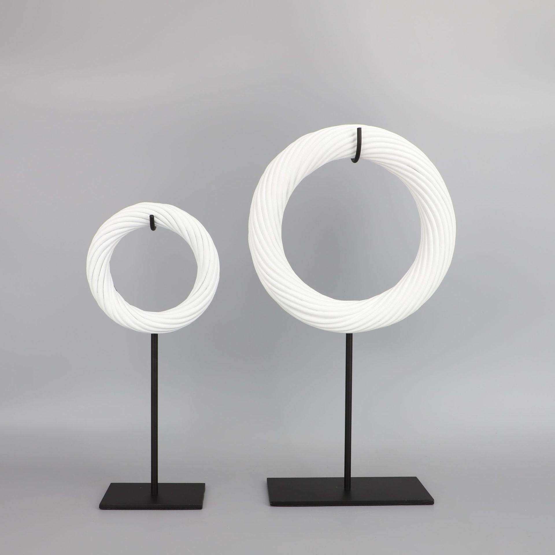 新中式创意绞丝圆环树脂摆件样板房家居玄关客厅软装饰品桌面摆设