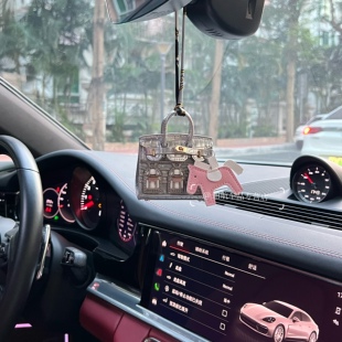 车载香薰耳机收纳包挂件小钱包迷你铂金包小房子可爱包包车挂饰女