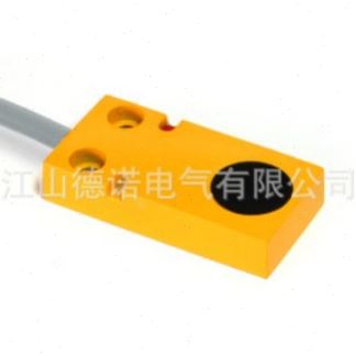 全新销售HTM电容式接近开关CCM1-3020P-ARU4 CCM1-3020P-BRU4