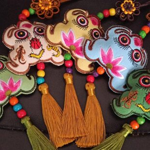 毒蟾蜍庆阳前青蛙双面礼物胸五宝宝手工挂件刺绣精品香包小号荷包