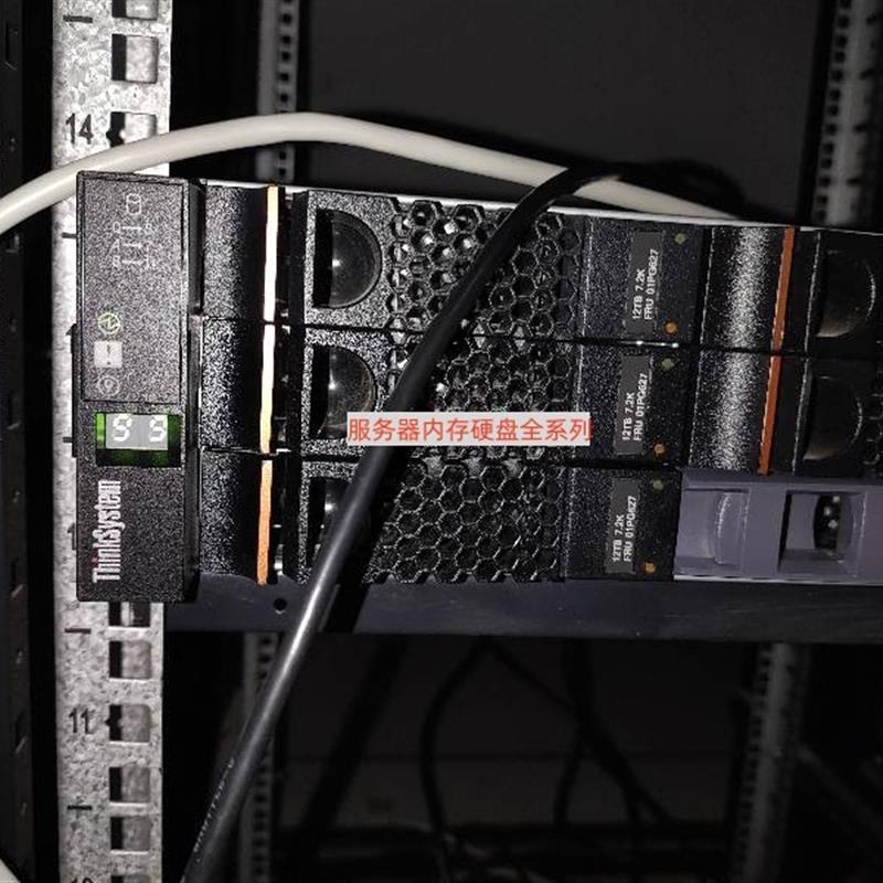 DE4000 硬盘 4XB7A14173 3.84T 01PG652 SAS 12GB 2.5寸 SSD