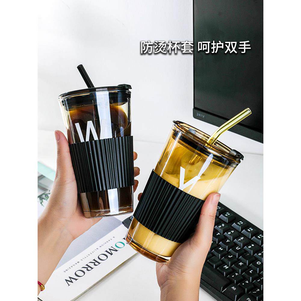 玻璃吸管杯的女孩,热水杯的男子,便携式新的2024豆浆果汁奶茶杯