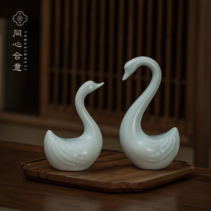 景德镇陶瓷天鹅摆件家居玄关书房新中式桌面装饰乔迁新房新婚礼品