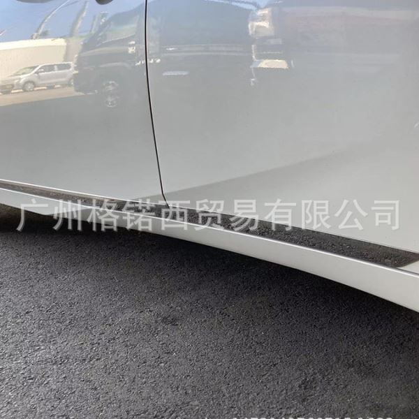 适用23款PRIUS 60汽车车身防撞条不锈钢防刮蹭车身防擦条贴片