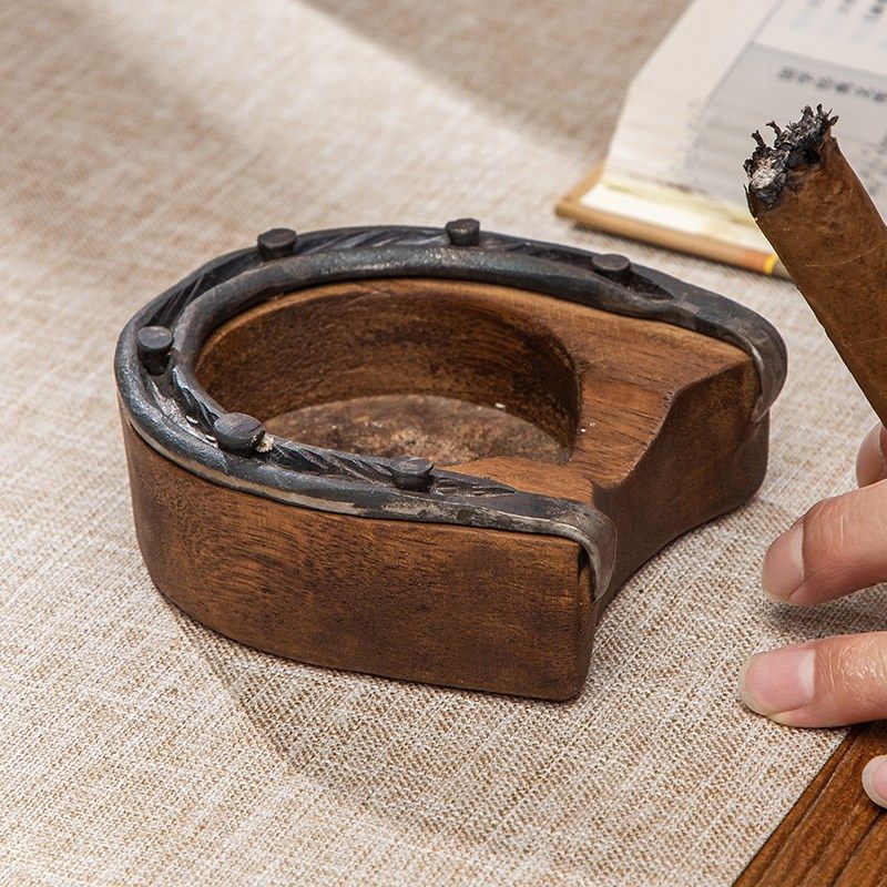 泰国实木烟灰缸创意个性摆件酒店防摔家用客厅复古马蹄掌老铁烟缸
