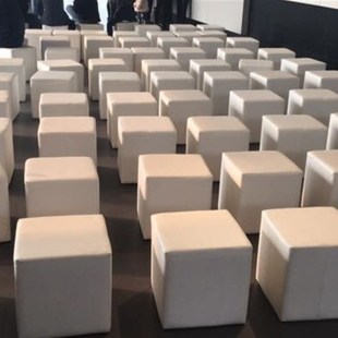 试衣间矮凳子更衣室沙发矮换鞋 凳皮凳实木板凳小皮凳黑白色车展会