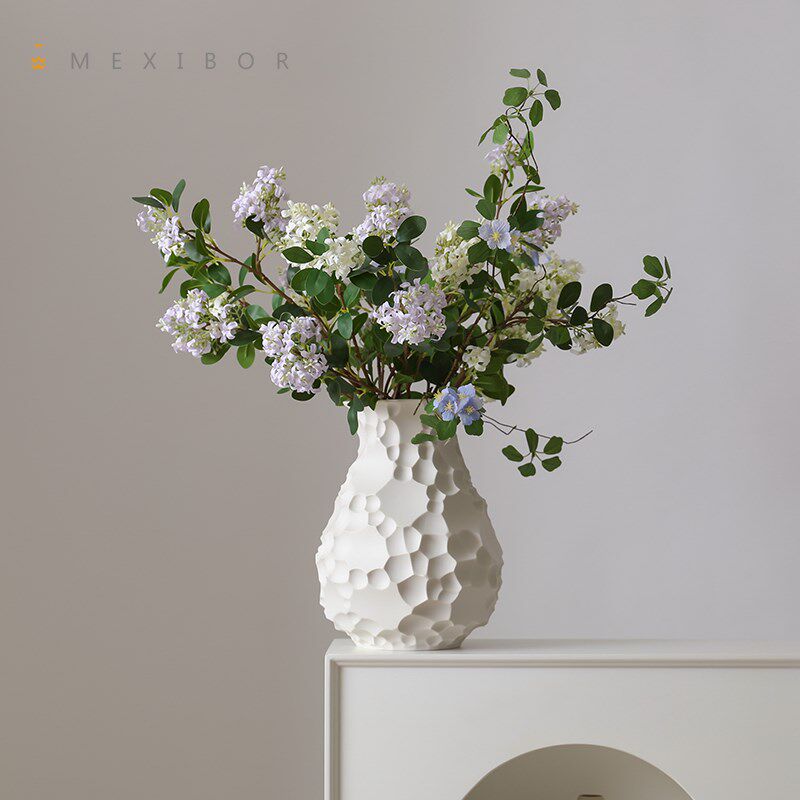 满身缺点也不妨碍其成为一只大气优雅的瓶子高温陶瓷艺术花器摆件