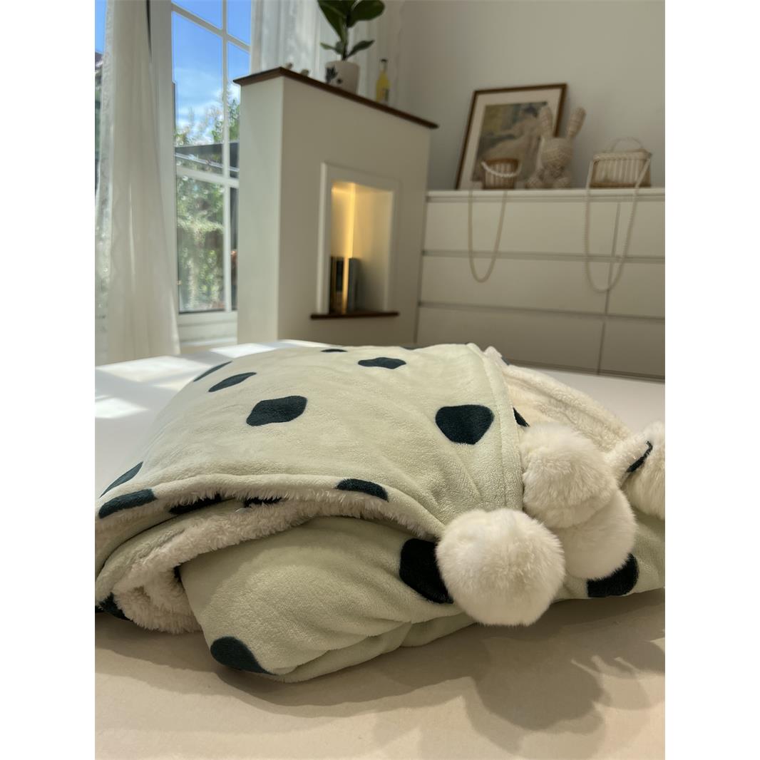 牛奶绒被套单件 ins绿色波点毛球球被罩双人一条保暖法兰绒珊瑚绒