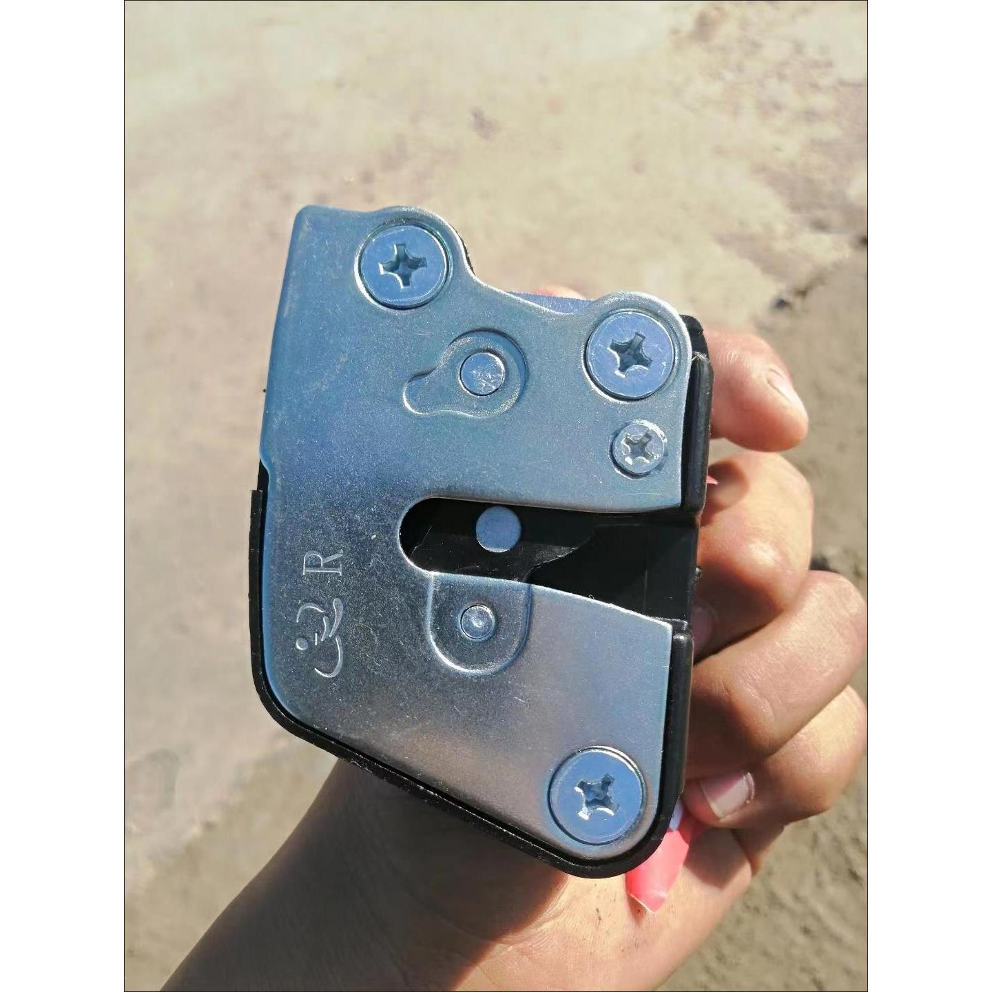 适配五菱荣光6407 6450 荣光S 荣光V中门锁体 侧滑门锁块 锁 配件