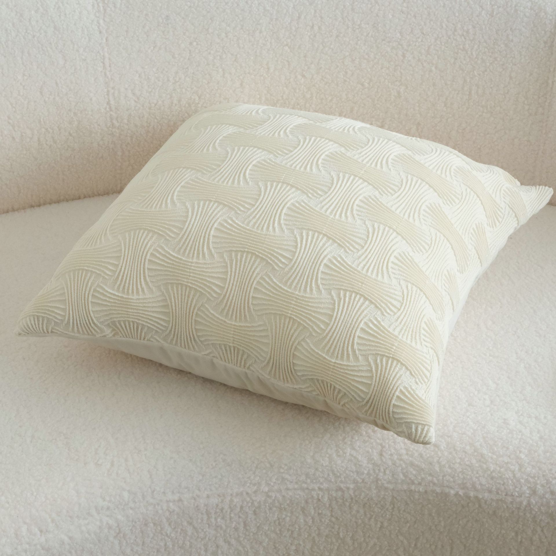 ins奶油风抱枕立体几何压皱工艺客厅沙发靠枕样板房窗台装饰靠垫