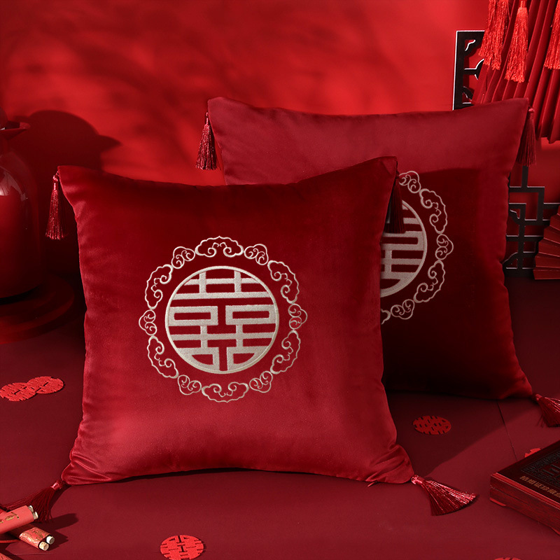 红色喜字结婚抱枕一对婚庆婚房靠枕新婚用品床上装饰布置沙发靠垫