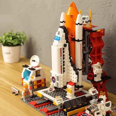 2025年新款火箭积木飞船男孩益智拼装儿童玩具圣诞节礼物适用乐高