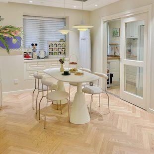 岩板白色餐桌小户型家用现代轻奢吃饭桌网红餐厅奶油风餐桌椅组合