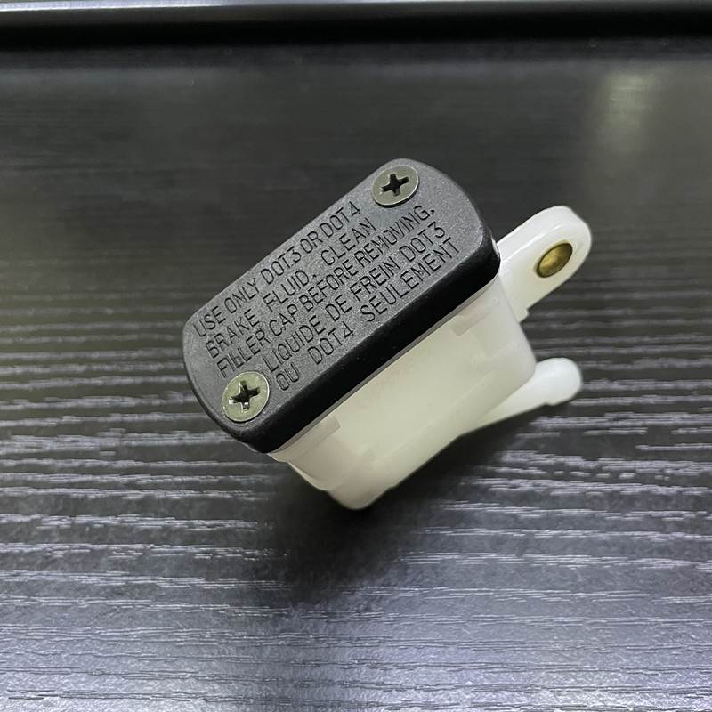 地平线摩托跑车宝雕V6小忍者H2R3504永源枭风N19蛟龙后刹车泵油壶