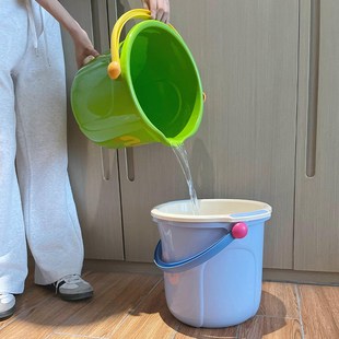水桶家用储水用大号带盖塑料加厚手提洗澡桶学生宿舍住校桶盆套装