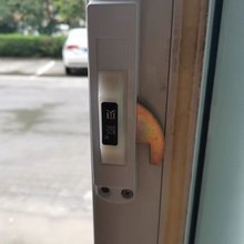对开门锁塑钢推拉门锁扣平移门锁具带钥匙对开固定铝合金专用锁扣