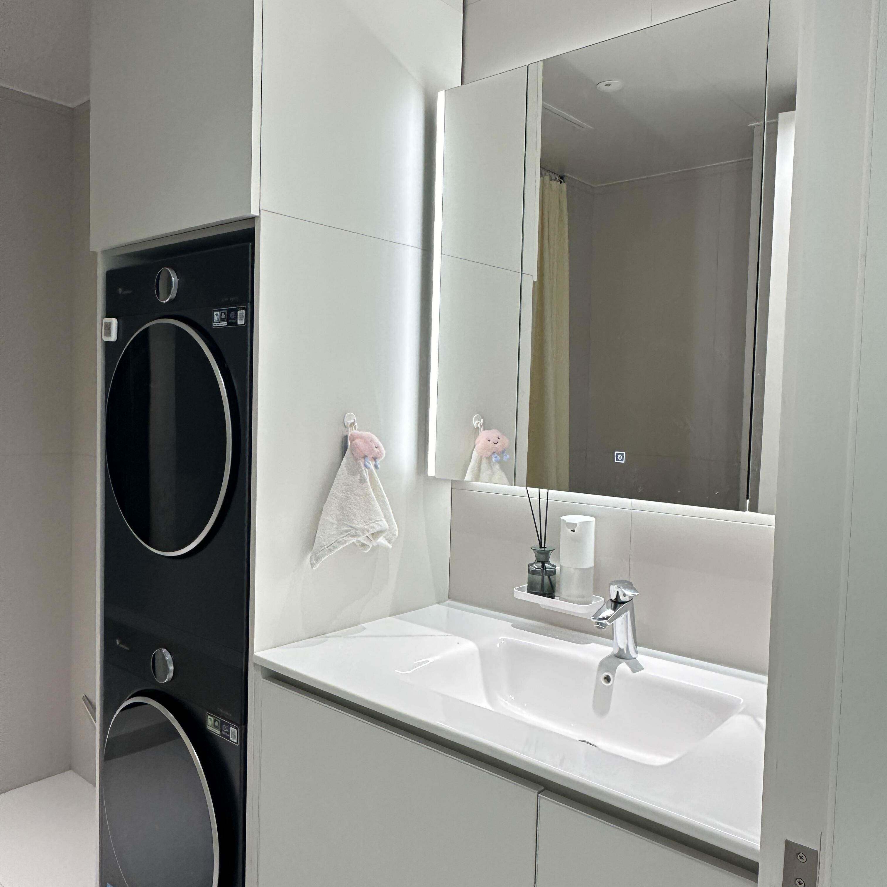 浴室柜定制尺寸定做转角切角浴室柜可放扫地机器人岩板热弯一体盆