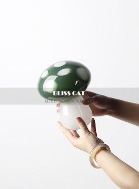 现代绿色蘑菇玻璃装饰品样板房儿童房装饰柜书房家居陈设