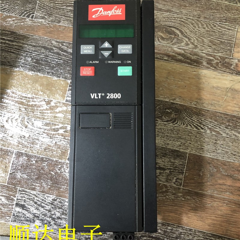 丹佛斯VLT2800变频器VLT2822PT4B20STR0DBF00A00C1 2.2KW380V现货