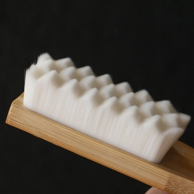 精品东阳名家戚有良纯手工留青雕刻老玉竹文玩万毛刷子橄榄核毛刷