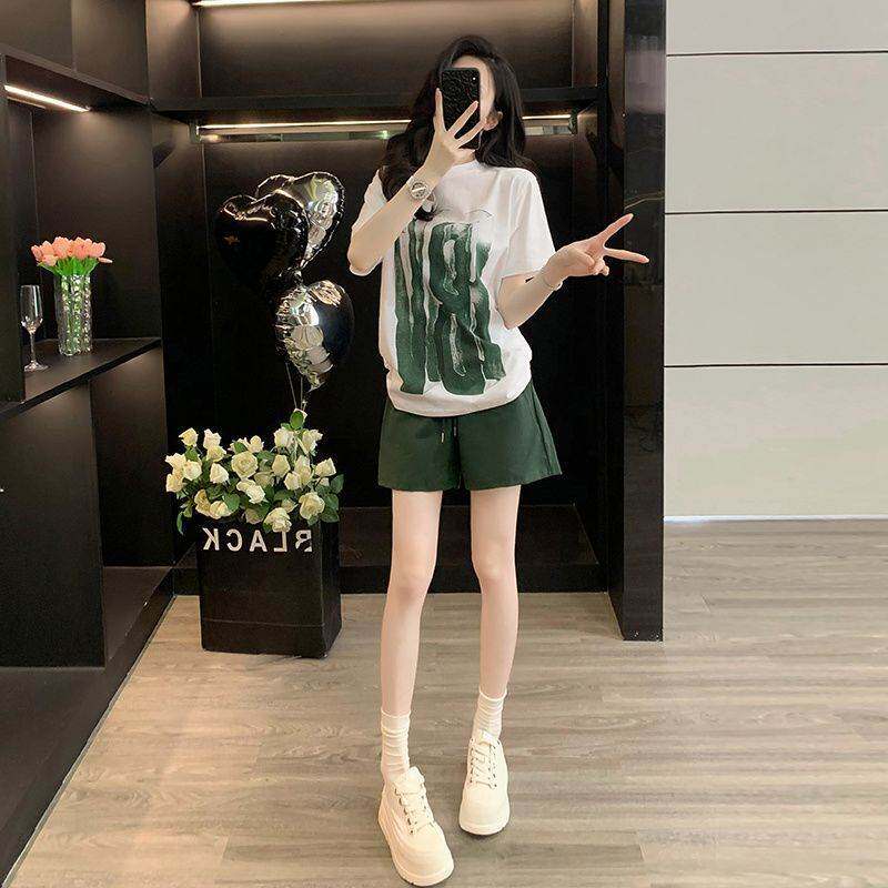 复古墨绿色印花短袖套装女夏季小个子显白宽松短裤两件套休闲穿搭