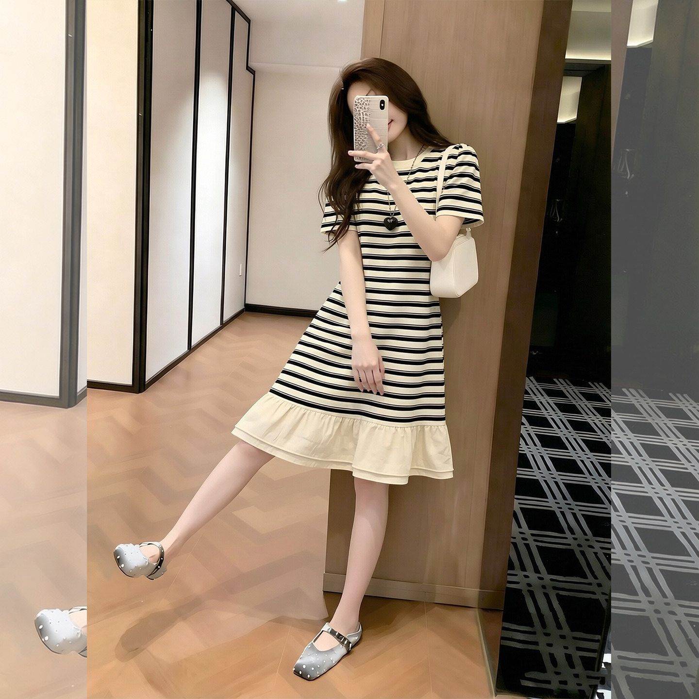2026夏季新款设计感条纹连衣裙女短袖荷叶边拼接显瘦小个子裙子女