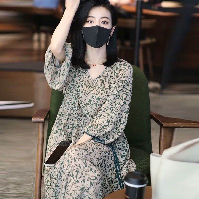 2026夏季新款森女风印花雪纺连衣裙七分袖遮肉显瘦领中长裙