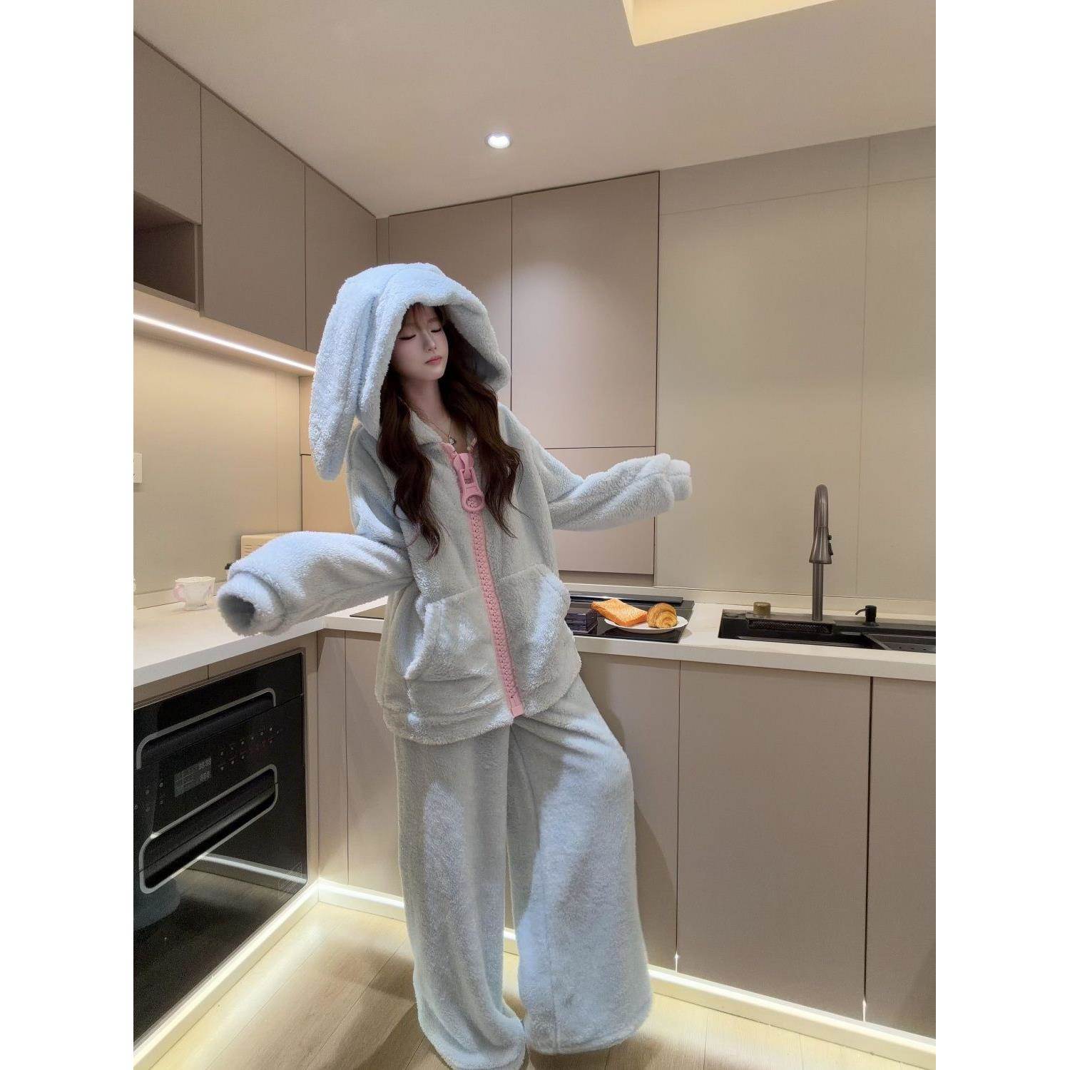 冬季新款软乎乎兔耳连帽珊瑚绒睡衣女加厚毛绒宽松可外穿居家套装