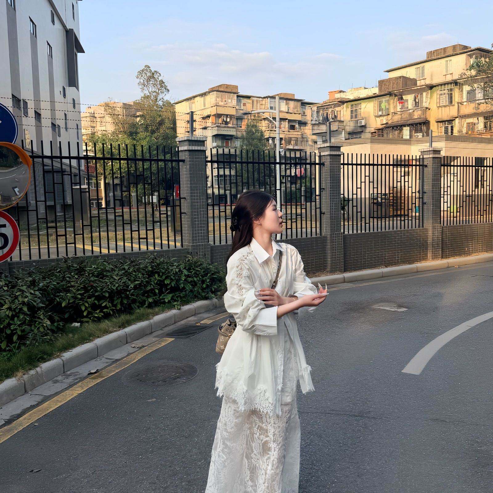 2026重工新款韩系蕾丝拼接长袖大版衬衫设计白色半身裙两件套装