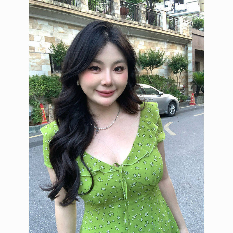 法式温柔荷叶边领绿色碎花显瘦短袖连衣裙