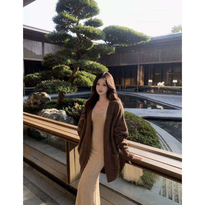 慵懒松弛感针织长袖连衣裙套装女配开衫两件套秋季淡人高知一整套